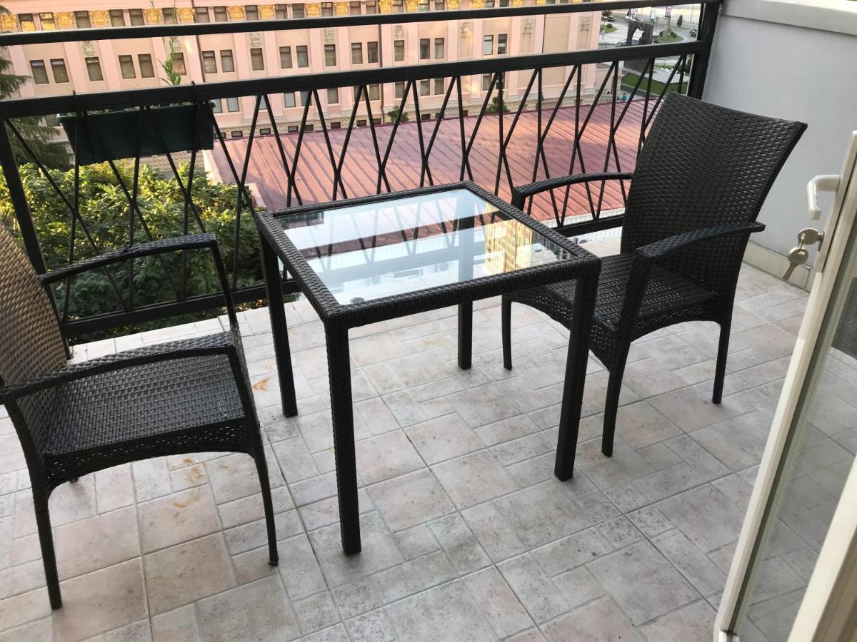 Apartment In Batumi Mgzavrebi Exterior photo