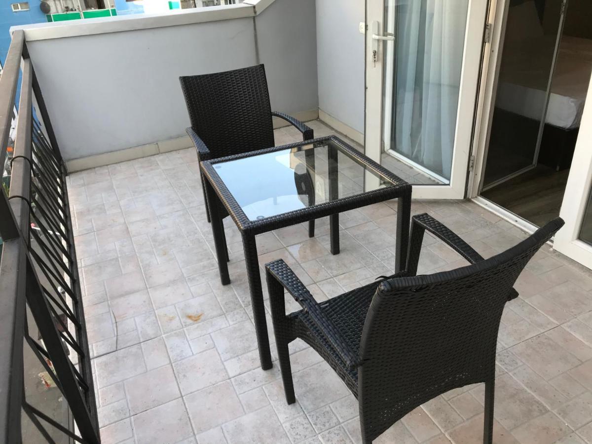 Apartment In Batumi Mgzavrebi Exterior photo