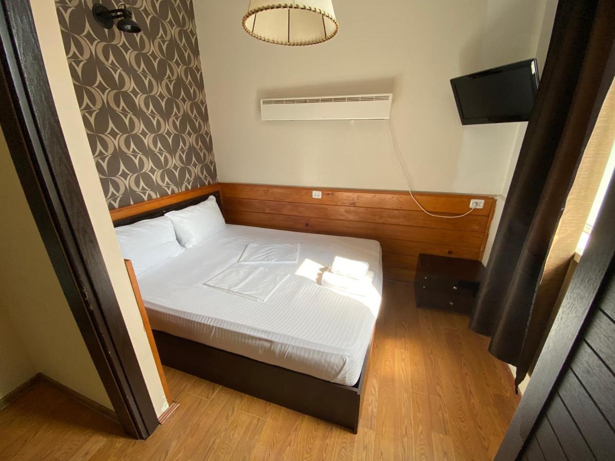 Apartment In Batumi Mgzavrebi Exterior photo
