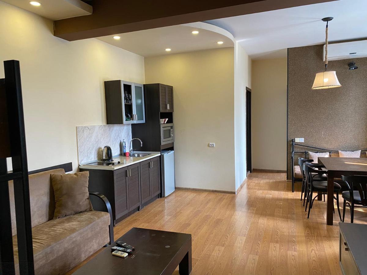 Apartment In Batumi Mgzavrebi Exterior photo