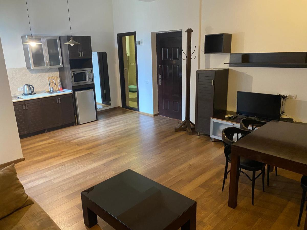 Apartment In Batumi Mgzavrebi Exterior photo