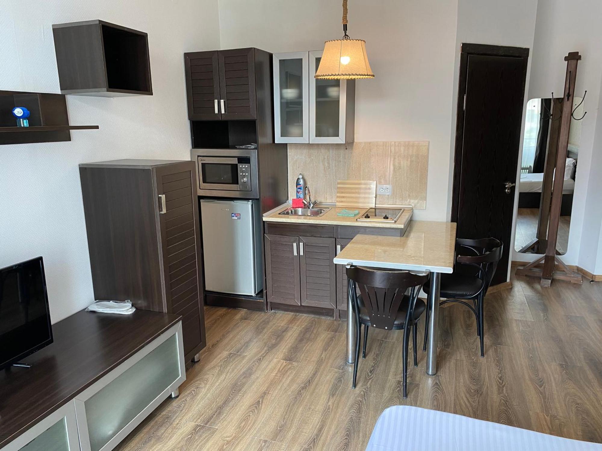Apartment In Batumi Mgzavrebi Exterior photo