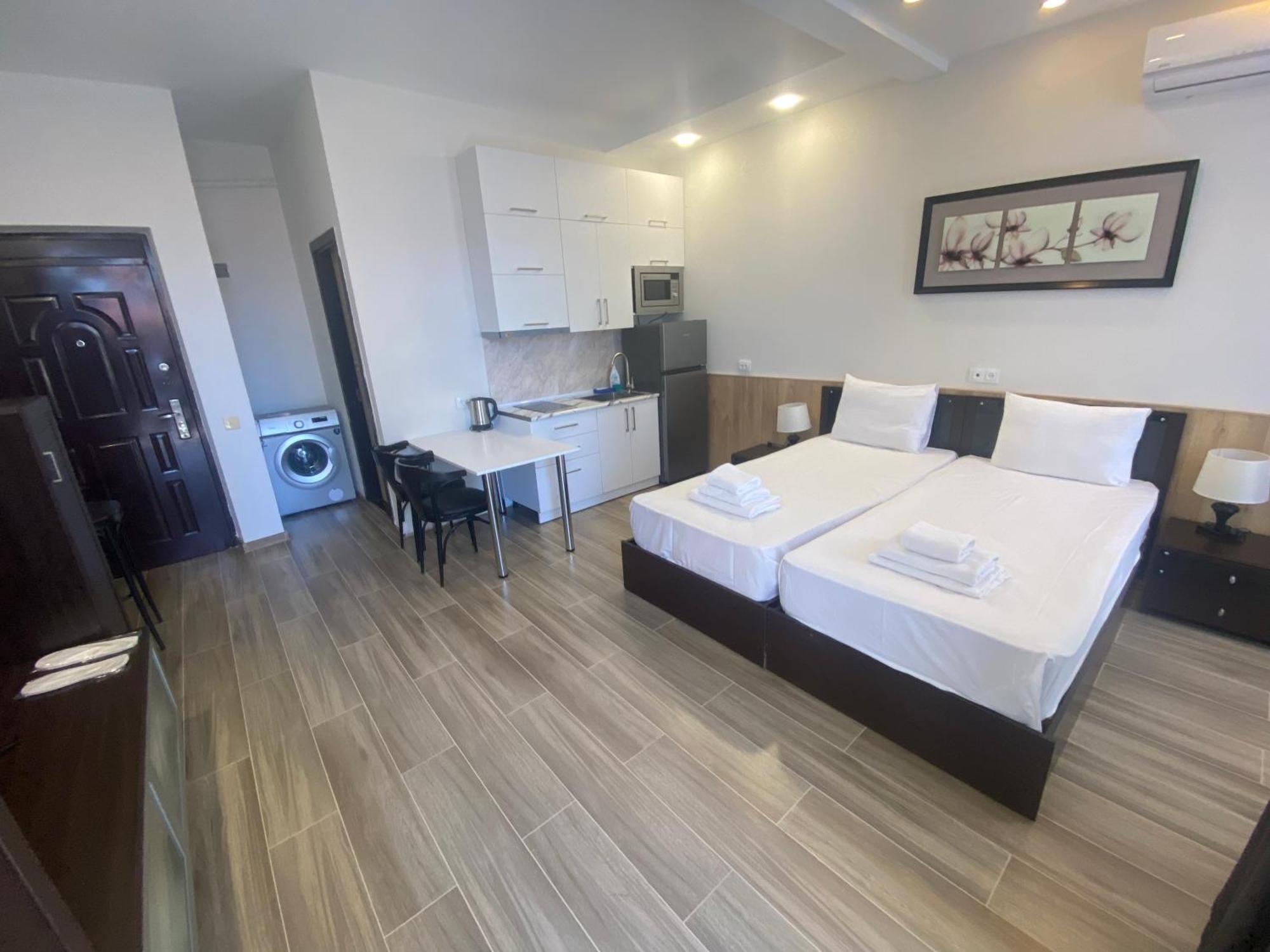 Apartment In Batumi Mgzavrebi Exterior photo